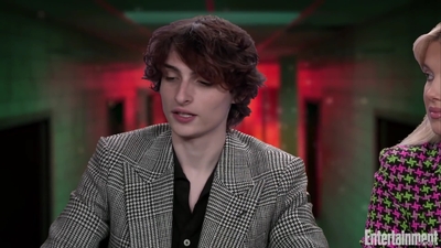 2022-05-25_-_Entertainment_Weekly_-_Stranger_Thins_S04_Interview_mp418272.jpg