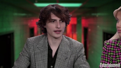 2022-05-25_-_Entertainment_Weekly_-_Stranger_Thins_S04_Interview_mp418276.jpg