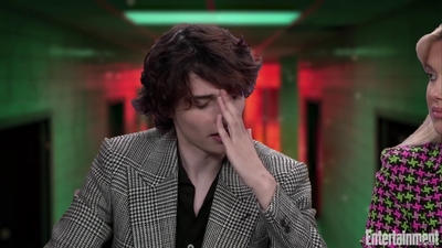 2022-05-25_-_Entertainment_Weekly_-_Stranger_Thins_S04_Interview_mp418278.jpg