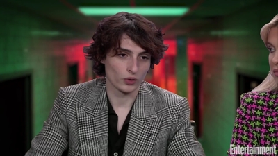 2022-05-25_-_Entertainment_Weekly_-_Stranger_Thins_S04_Interview_mp418302.jpg