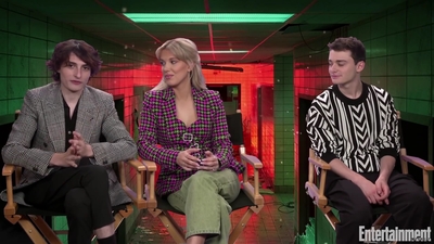 2022-05-25_-_Entertainment_Weekly_-_Stranger_Thins_S04_Interview_mp418319.jpg