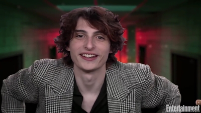 2022-05-25_-_Entertainment_Weekly_-_Stranger_Thins_S04_Interview_mp419046.jpg