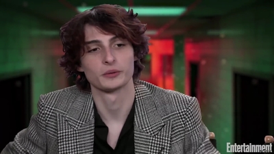 2022-05-25_-_Entertainment_Weekly_-_Stranger_Thins_S04_Interview_mp419048.jpg