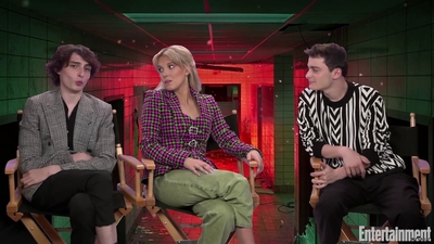 2022-05-25_-_Entertainment_Weekly_-_Stranger_Thins_S04_Interview_mp419058.jpg