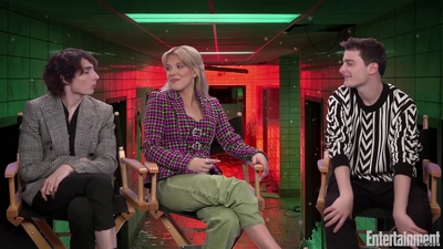 2022-05-25_-_Entertainment_Weekly_-_Stranger_Thins_S04_Interview_mp419070.jpg