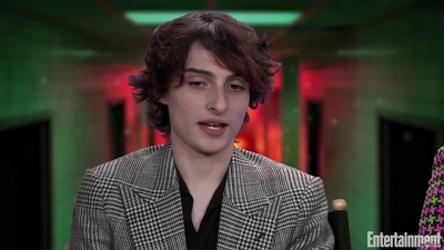 2022-05-25_-_Entertainment_Weekly_-_Stranger_Thins_S04_Interview_mp419112.jpg