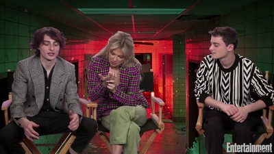 2022-05-25_-_Entertainment_Weekly_-_Stranger_Thins_S04_Interview_mp419686.jpg