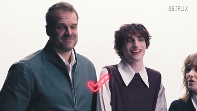 2022-05-26_-_Netflix_India_-_Stranger_Things_Cast_Reacts_To_Insane_Fan_Theories_mp419807.jpg