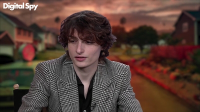 2022-05-27_-_Digital_Spy_-_Stranger_Thins_S04_Interview_mp420972.jpg