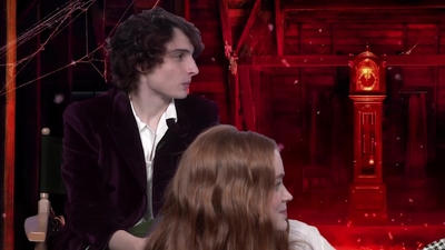 2022-05-27_-_MTV_News_-_Stranger_Thins_S04_Interview_mp40324.jpg