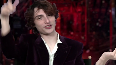 2022-05-27_-_MTV_News_-_Stranger_Thins_S04_Interview_mp40415.jpg