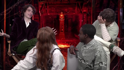 2022-05-27_-_MTV_News_-_Stranger_Thins_S04_Interview_mp40425.jpg