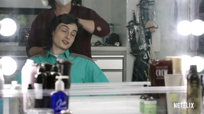 2022-06-08_-_Stranger_Things_-_From_the_Hair_Chair_mp41242.jpg