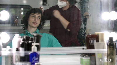 2022-06-08_-_Stranger_Things_-_From_the_Hair_Chair_mp41250.jpg