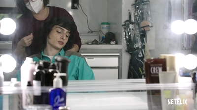 2022-06-08_-_Stranger_Things_-_From_the_Hair_Chair_mp41294.jpg