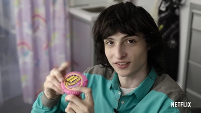 2022-06-08_-_Stranger_Things_-_From_the_Hair_Chair_mp41497.jpg