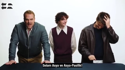 2022-06-14_-_Stranger_Translator_-_Stranger_Things_S04_Interview_mp46539.jpg