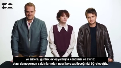 2022-06-14_-_Stranger_Translator_-_Stranger_Things_S04_Interview_mp46550.jpg