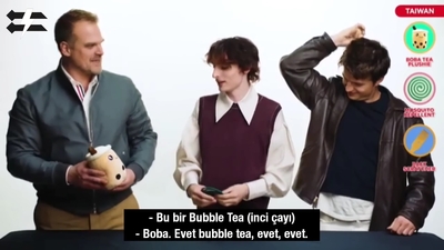 2022-06-14_-_Stranger_Translator_-_Stranger_Things_S04_Interview_mp46558.jpg