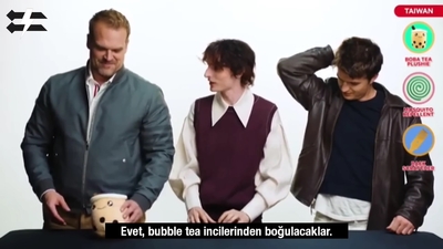 2022-06-14_-_Stranger_Translator_-_Stranger_Things_S04_Interview_mp46562.jpg