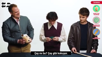 2022-06-14_-_Stranger_Translator_-_Stranger_Things_S04_Interview_mp46568.jpg