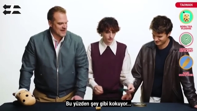 2022-06-14_-_Stranger_Translator_-_Stranger_Things_S04_Interview_mp46572.jpg