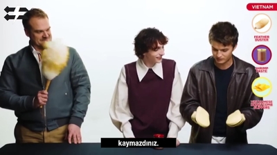 2022-06-14_-_Stranger_Translator_-_Stranger_Things_S04_Interview_mp46596.jpg