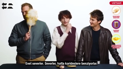 2022-06-14_-_Stranger_Translator_-_Stranger_Things_S04_Interview_mp46616.jpg