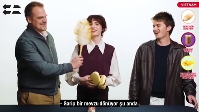 2022-06-14_-_Stranger_Translator_-_Stranger_Things_S04_Interview_mp46631.jpg