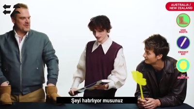 2022-06-14_-_Stranger_Translator_-_Stranger_Things_S04_Interview_mp46653.jpg