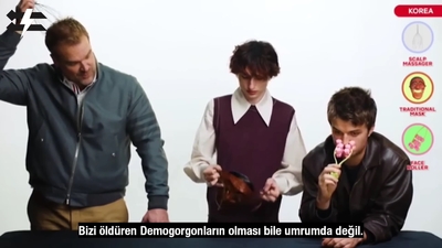2022-06-14_-_Stranger_Translator_-_Stranger_Things_S04_Interview_mp46779.jpg