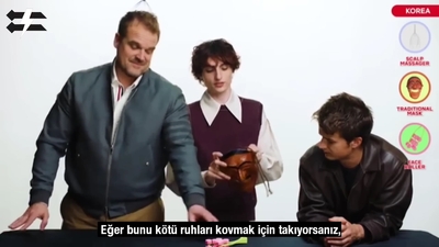 2022-06-14_-_Stranger_Translator_-_Stranger_Things_S04_Interview_mp46790.jpg