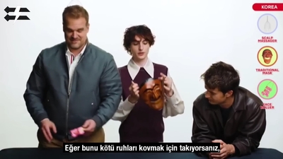 2022-06-14_-_Stranger_Translator_-_Stranger_Things_S04_Interview_mp46791.jpg