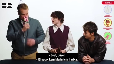 2022-06-14_-_Stranger_Translator_-_Stranger_Things_S04_Interview_mp46799.jpg