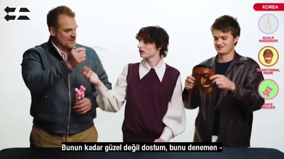2022-06-14_-_Stranger_Translator_-_Stranger_Things_S04_Interview_mp46801.jpg