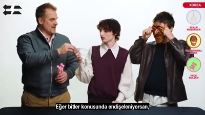 2022-06-14_-_Stranger_Translator_-_Stranger_Things_S04_Interview_mp46802.jpg