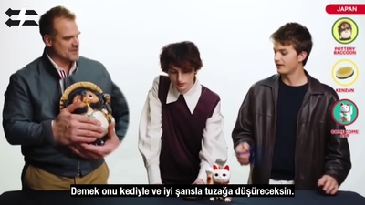 2022-06-14_-_Stranger_Translator_-_Stranger_Things_S04_Interview_mp46822.jpg
