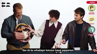 2022-06-14_-_Stranger_Translator_-_Stranger_Things_S04_Interview_mp46827.jpg