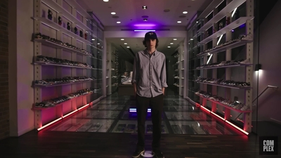 2022-07-11_-_Finn_Wolfhard_Goes_Sneaker_Shopping_With_Complex_mp47776.jpg