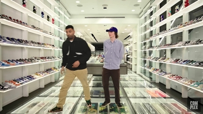 2022-07-11_-_Finn_Wolfhard_Goes_Sneaker_Shopping_With_Complex_mp47799.jpg