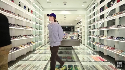 2022-07-11_-_Finn_Wolfhard_Goes_Sneaker_Shopping_With_Complex_mp47800.jpg