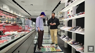 2022-07-11_-_Finn_Wolfhard_Goes_Sneaker_Shopping_With_Complex_mp47831.jpg