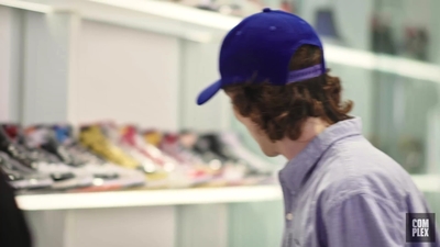 2022-07-11_-_Finn_Wolfhard_Goes_Sneaker_Shopping_With_Complex_mp48282.jpg