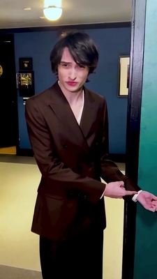2023-01-13_-_The_Tonight_Show_Starring_Jimmy_Fallon_-_Sadie_Finn_mp45128.jpg