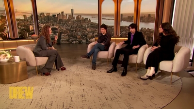 2023-01-12_-_The_Drew_Barrymore_Show_2_mp40029.jpg