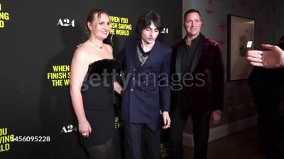 2023-01-12_-_When_You_Finish_Saving_The_World_NY_Screening_1_mp44943.jpg