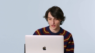 2023-02-01_-_GQ_-_Finn_Wolfhard_Replies_to_More_Fans_on_the_Internet_mp40039.jpg