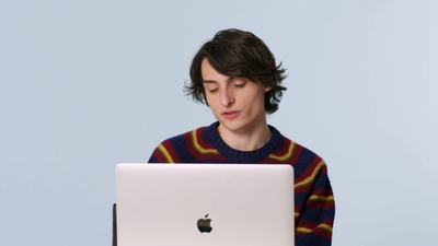 2023-02-01_-_GQ_-_Finn_Wolfhard_Replies_to_More_Fans_on_the_Internet_mp40130.jpg