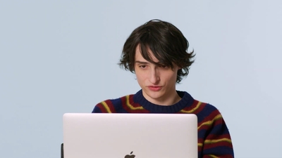2023-02-01_-_GQ_-_Finn_Wolfhard_Replies_to_More_Fans_on_the_Internet_mp40208.jpg