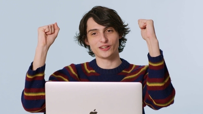 2023-02-01_-_GQ_-_Finn_Wolfhard_Replies_to_More_Fans_on_the_Internet_mp40250.jpg